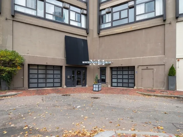 12 Stoneholm St Floor 3, Boston, MA 02115