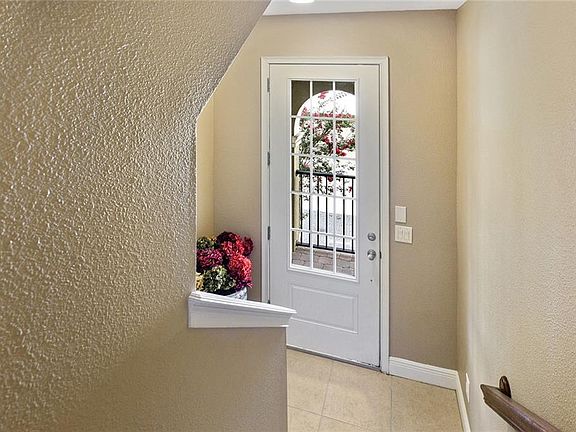 5th image of 1212 Lobelia Dr