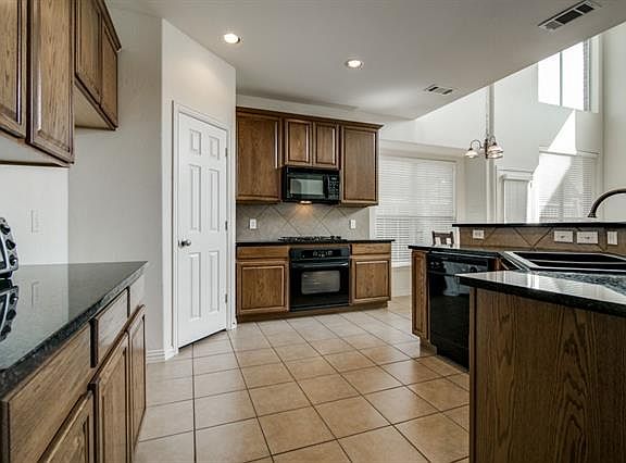 4th image of 247 Latham Dr