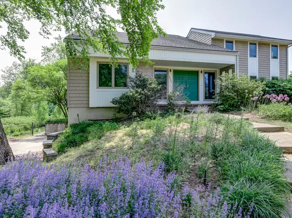 3422 Autumn Ln, Ann Arbor, MI 48105