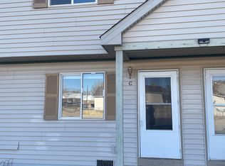 28 Yorkshire Rd, Pueblo, CO 81001