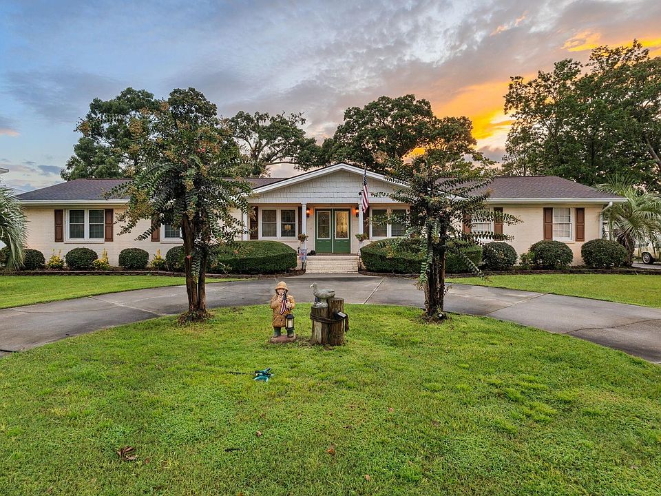 1st image of 1513 Magnolia Dr.