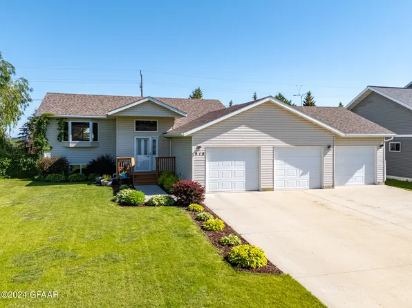 515 Cedar Ln, Crookston, MN 56716