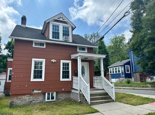 72 High St, Newton, NJ 07860