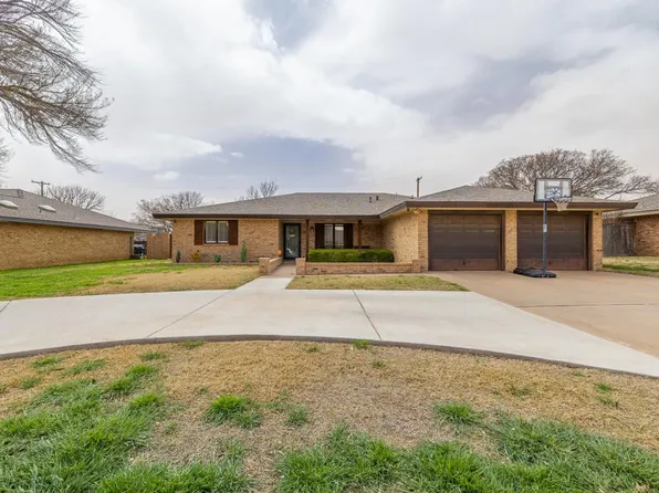 2112 Longhorn Dr, Levelland, TX 79336