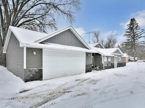 207 Maple Ave W, Mora, MN 55051