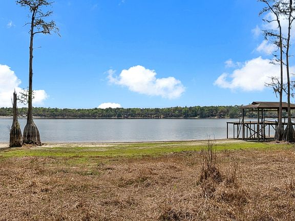 3rd image of 3765 Lakeview Dr