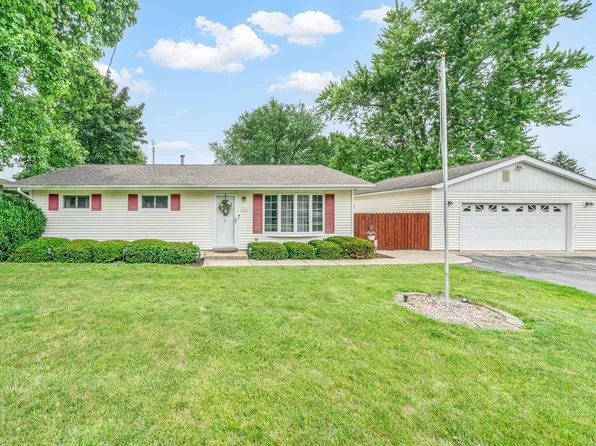 325 N Green St, Somonauk, IL 60552