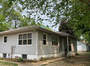 105 N River Rd, Fox River Grove, IL 60021