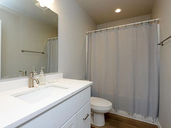 5th image of 1265 Jill Dr W