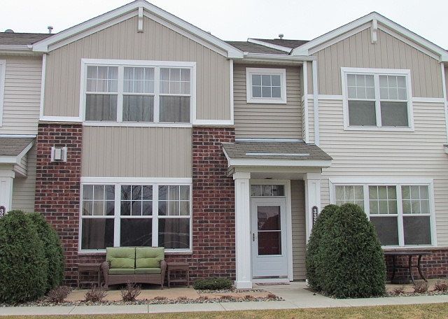 For Sale: 3333 Cherry Lane #B, Woodbury, MN 55129