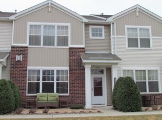 3333 Cherry Ln UNIT B, Woodbury, MN 55129