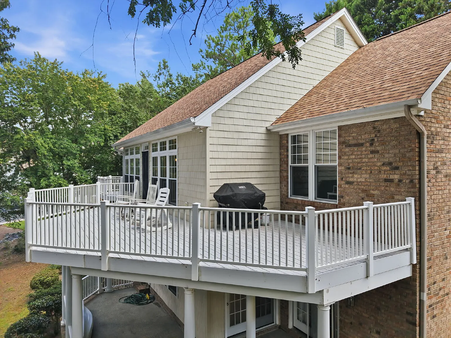 3 bed, 3.5 bath, 3312 sqft, $2,600 — Photo 3