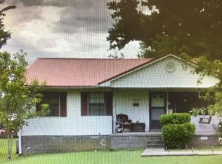 208 Wilson St, Lexington, TN 38351