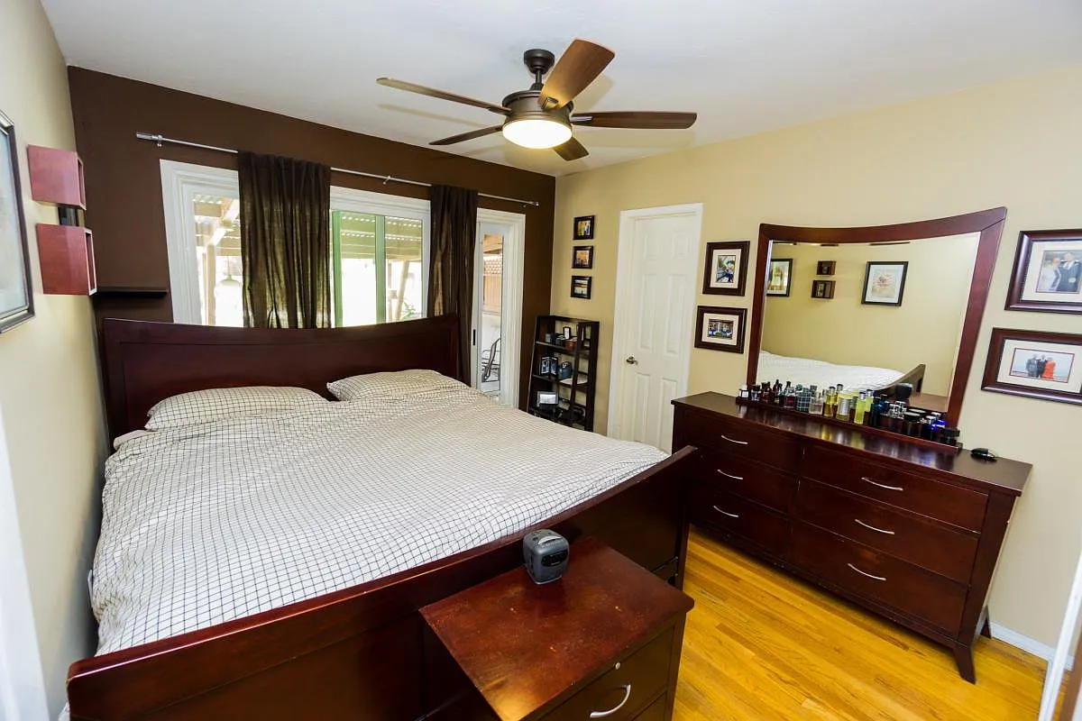 Master bedroom - 5040 Orcutt Ave