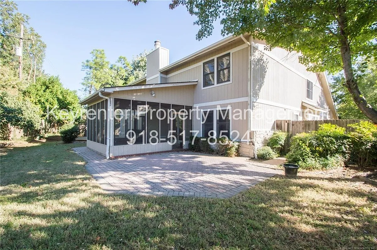 Building Photo - 7304 E 61st Pl S