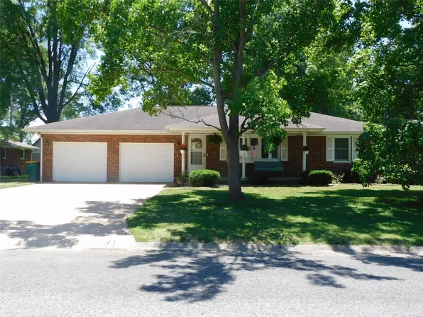 209 Eugenia Dr, Smithton, IL 62285
