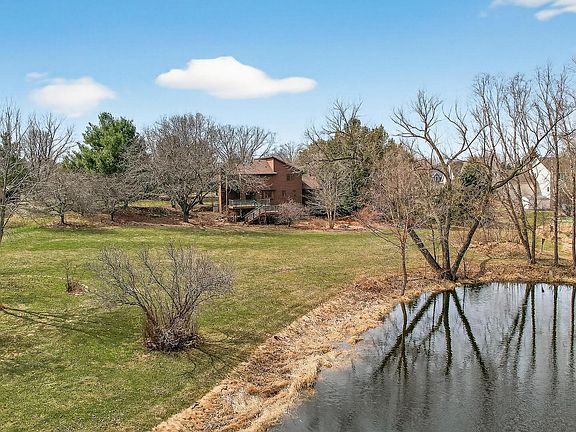 3rd image of 6 Pine Valley Dr