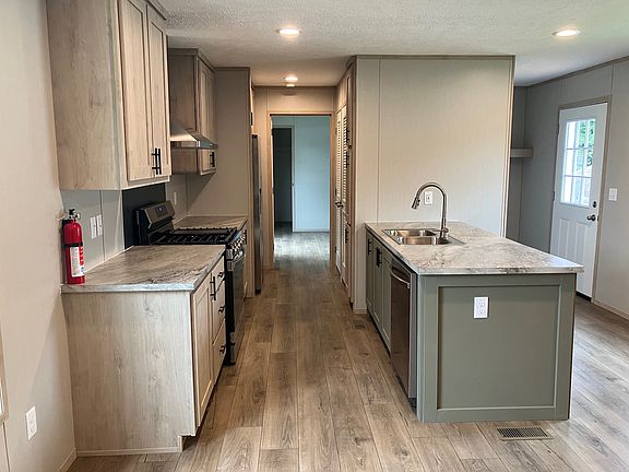 3rd image of 1058 S Park Dr #1058