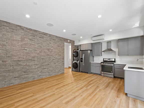 2nd image of 1662 Lucile Ave Unit 1/2