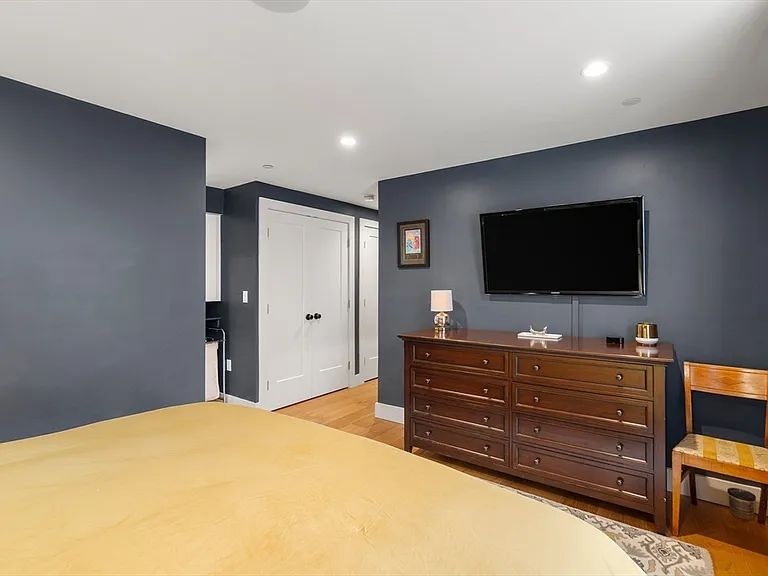 178 Thornton St #1 — Photo 14