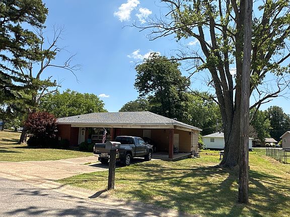 2nd image of 2536 Lee St