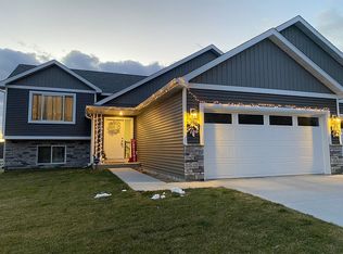611 Strathmore Ln SE, Rochester, MN 55904