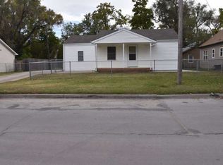 2121 W Walker Ave, Wichita, KS 67213