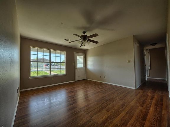 3rd image of 501 Marberry St