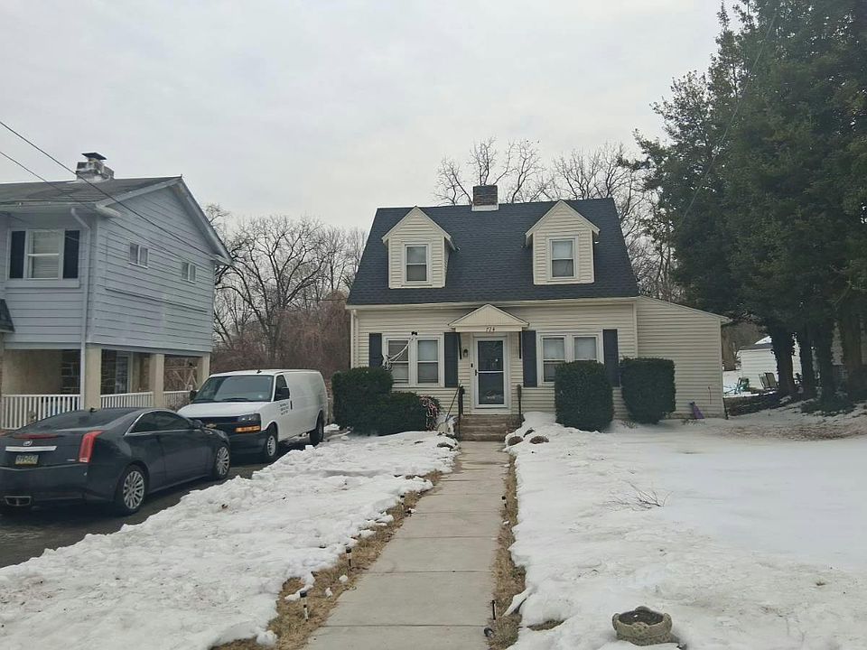 1st image of 724 9th Ave