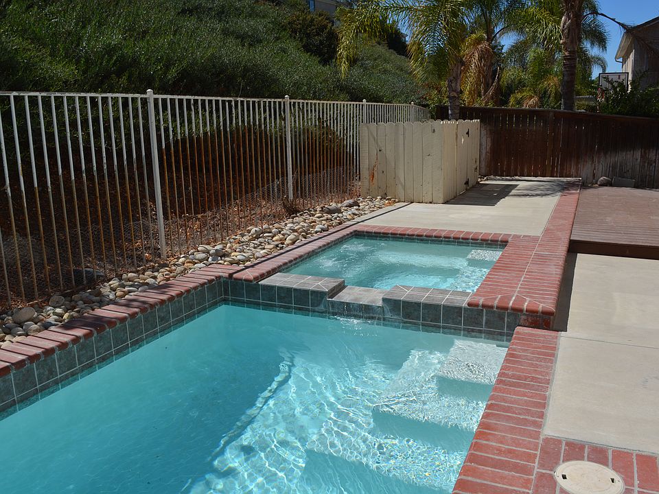 1st image of 33437 Barrington Dr