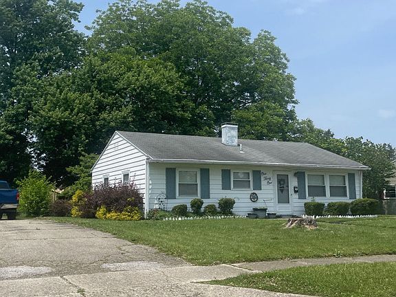 3rd image of 131 Colebrook Dr