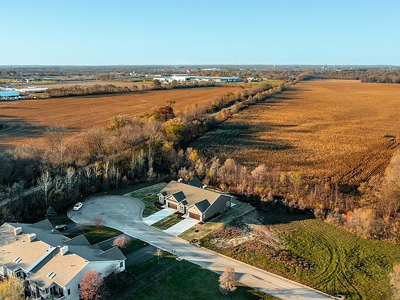 5th image of 5710 Willow Creek Ln #0