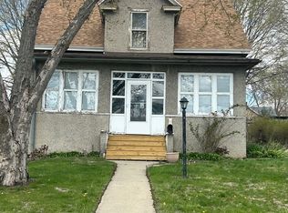 2209 1st St, Peru, IL 61354