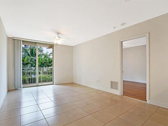 3rd image of 610 Clematis St APT 309