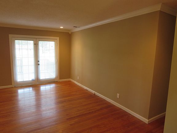 5th image of 251 Winslow Dr