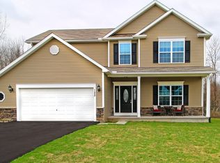 122 Parkway Dr, North Chili, NY 14514