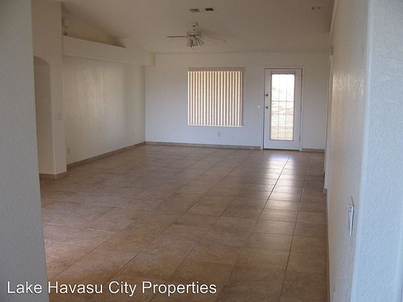 5th image of 2947 Maracaibo Ln