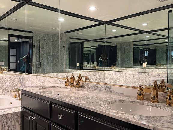 5th image of 8930 Burton Way Unit 204