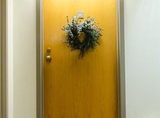 22 Railroad St APT 102, Andover, MA 01810