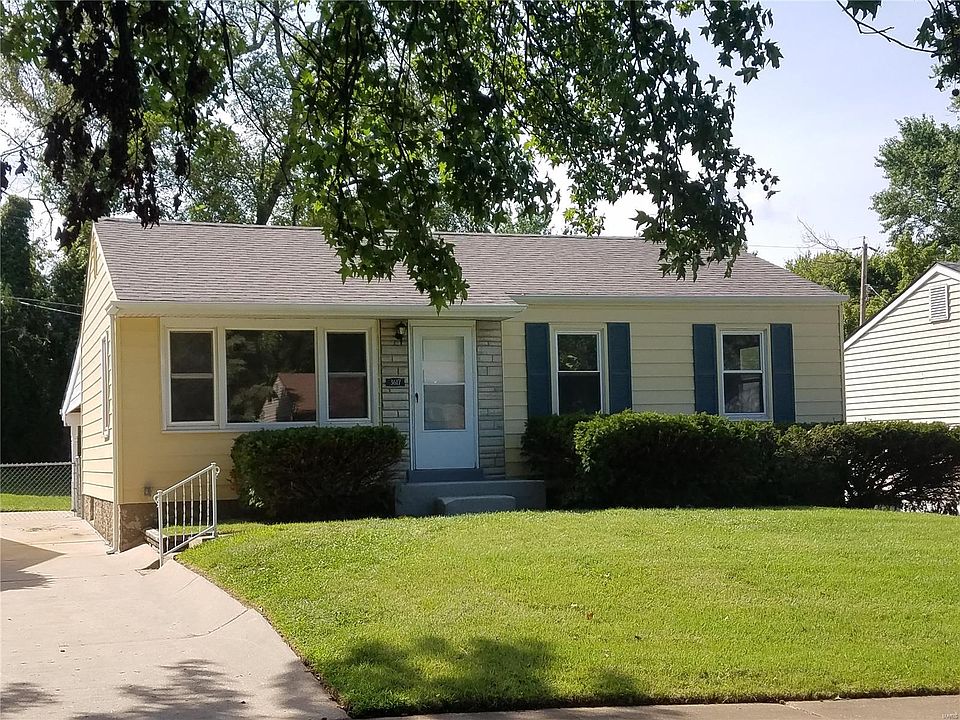 1st image of 3617 Saint Bernard Ln