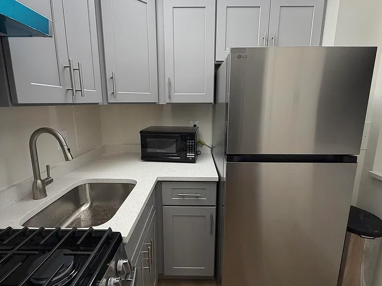 5500 Friendship Blvd #825N — Photo 9