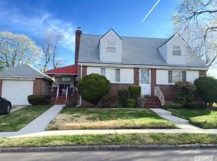 6 Slabey Ave, Malverne, NY 11565