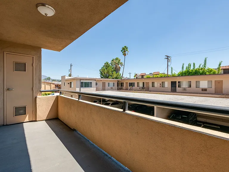 1725 Grismer Ave — Photo 38