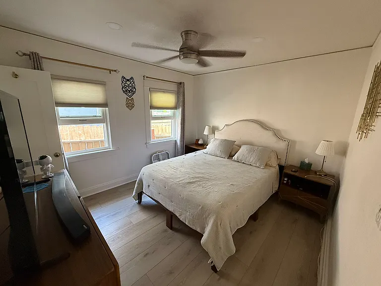 4383 Van Dyke Ave — Photo 4