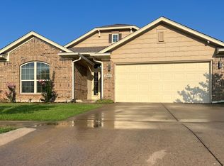 18400 Agua Dr, Edmond, OK 73012