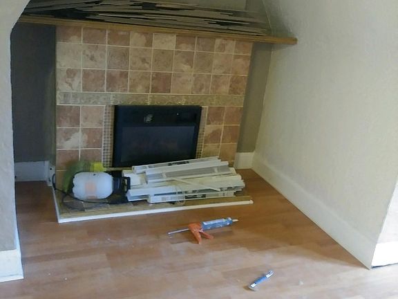 4th image of 3230 E 140th St APT 5
