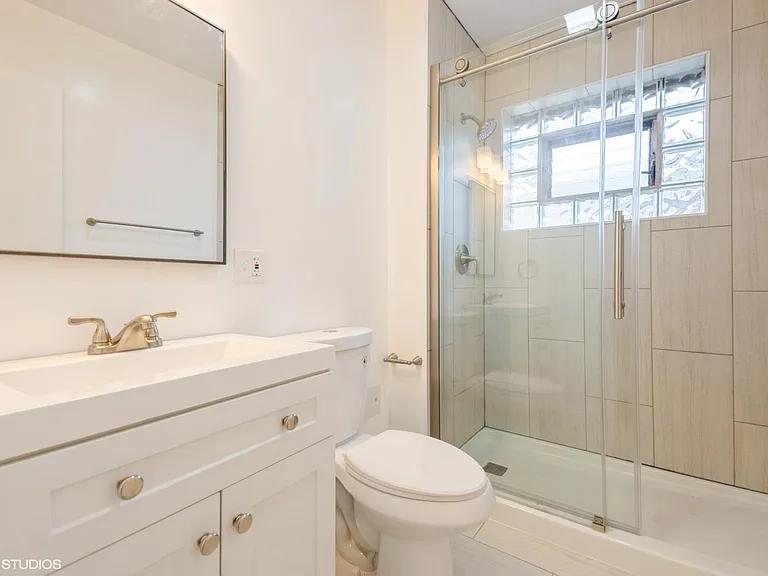 2623 W Arthur Ave #2 — Photo 5