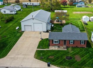 7239 N Main St, Brimfield, IN 46794