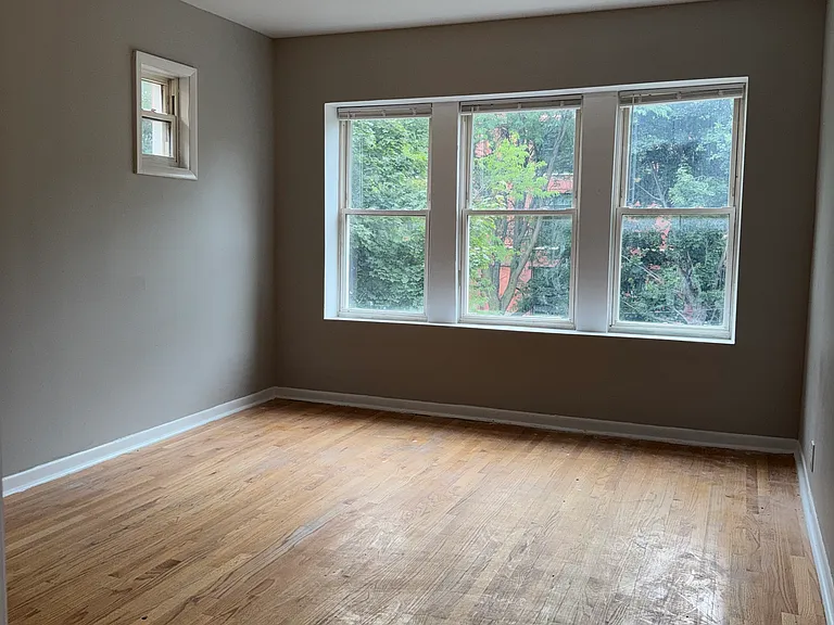 13 N Pine Ave #2 — Photo 3